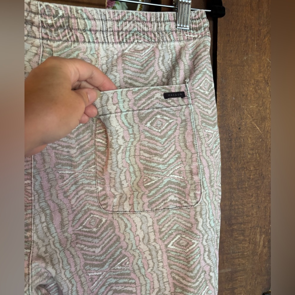 PacSun Volley Geometric Patterned Pink Gray Shorts Sz M - Picture 5 of 6